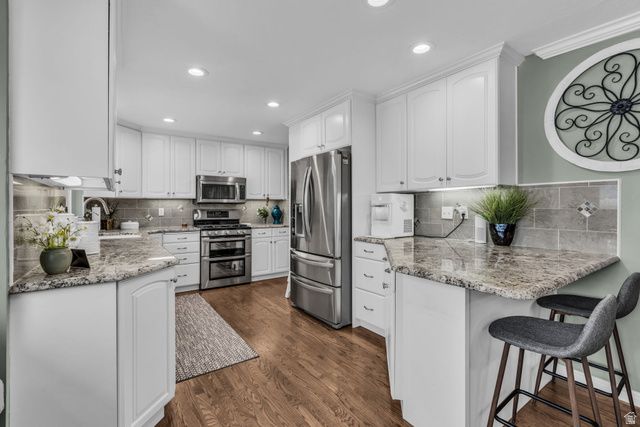 7885 S MANZANO DR, Sandy, UT 84093