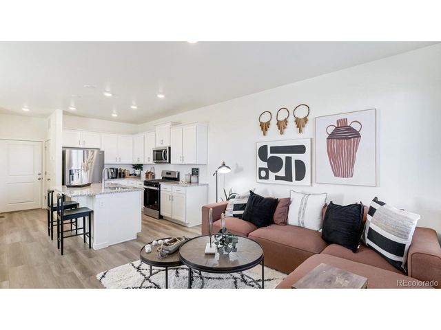 949 Red Star Ln, Johnstown, CO 80534