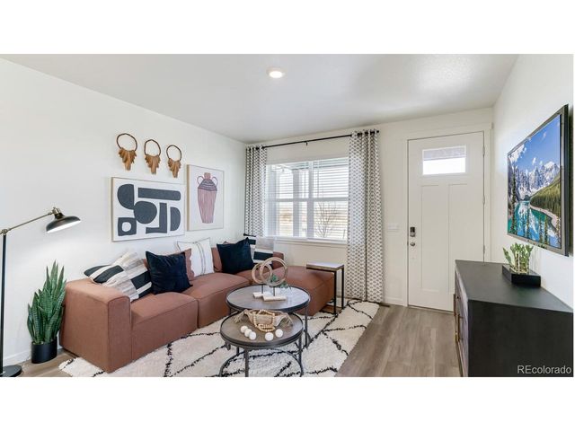 949 Red Star Ln, Johnstown, CO 80534