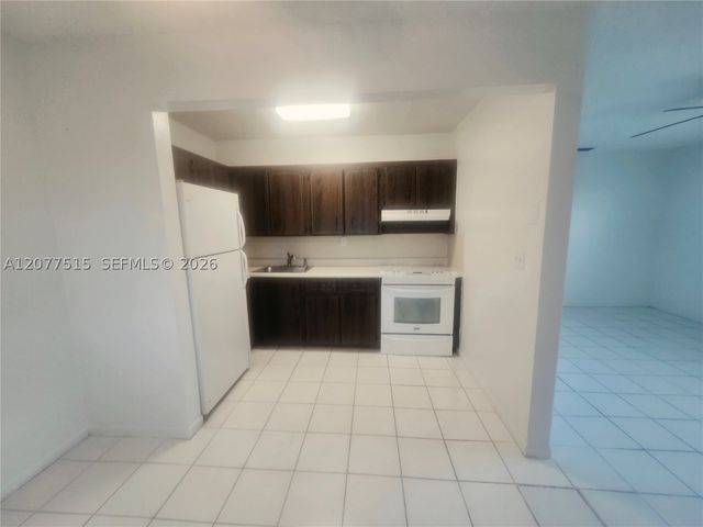4030 SW 61st Ave 8, Davie, FL 33314