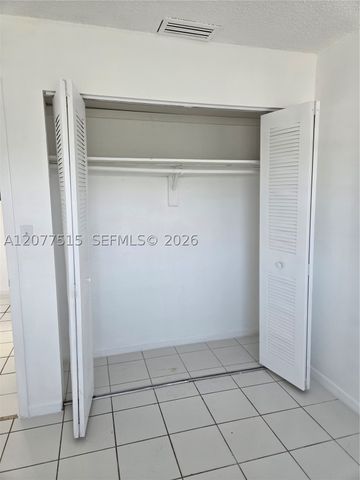 4030 SW 61st Ave 8, Davie, FL 33314