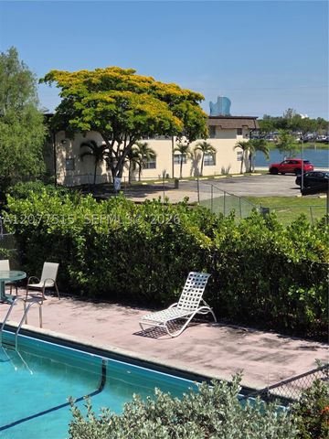 4030 SW 61st Ave 8, Davie, FL 33314