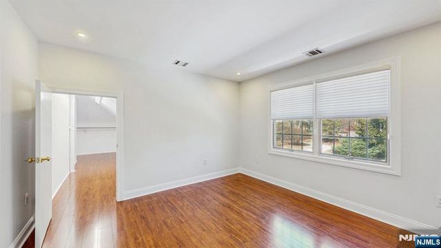 19 Hubbard Court, Allendale, NJ 07401