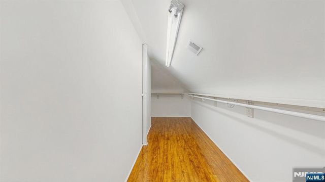 19 Hubbard Court, Allendale, NJ 07401