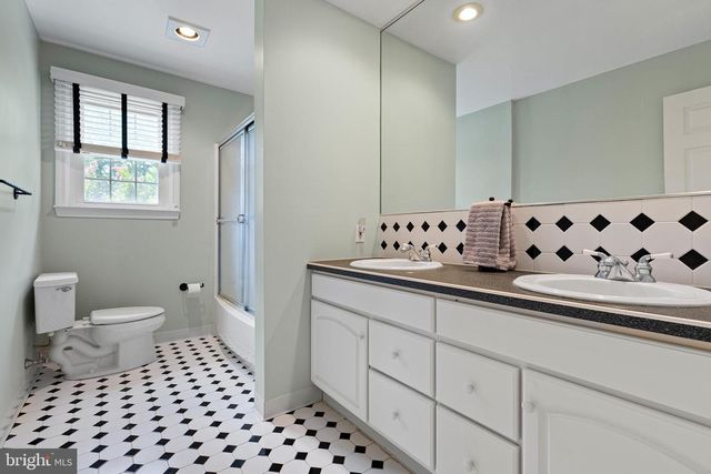 805 ROCK LN, Newark, DE 19713