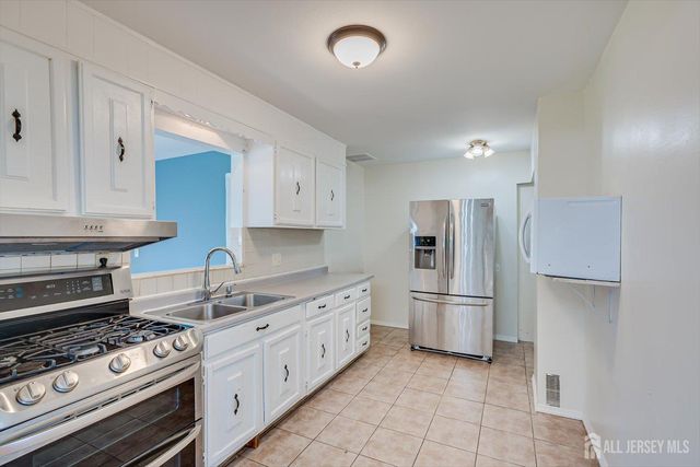 530 Wood Avenue, Iselin, NJ 08830