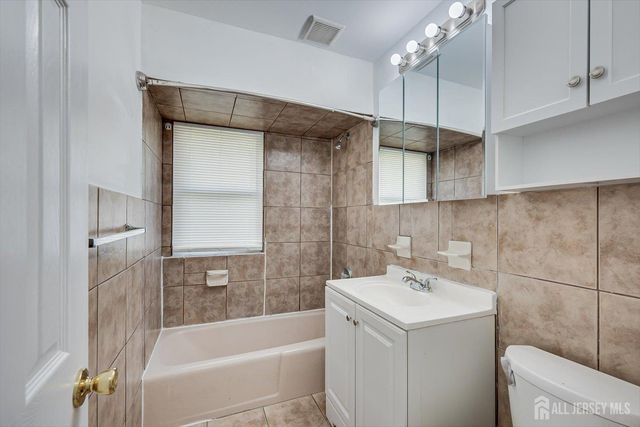 530 Wood Avenue, Iselin, NJ 08830