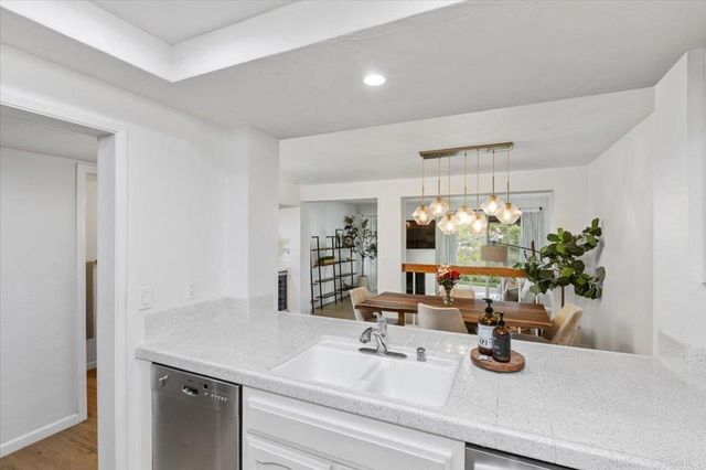 1113 Wren, Escondido, CA 92026