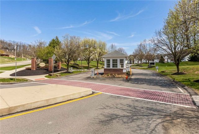 411 Stockton Rdg, Cranberry Twp, PA 16066