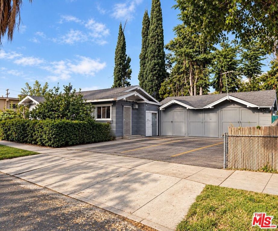 6411 Willis Avenue, Los Angeles, CA 91411 — photo 2