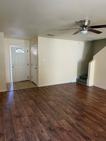 512 Bellevue Lane, Arlington, TX 76012