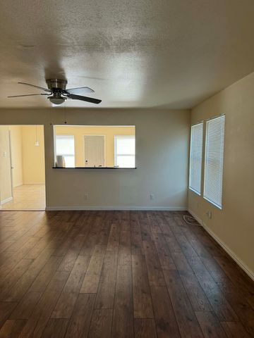 512 Bellevue Lane, Arlington, TX 76012