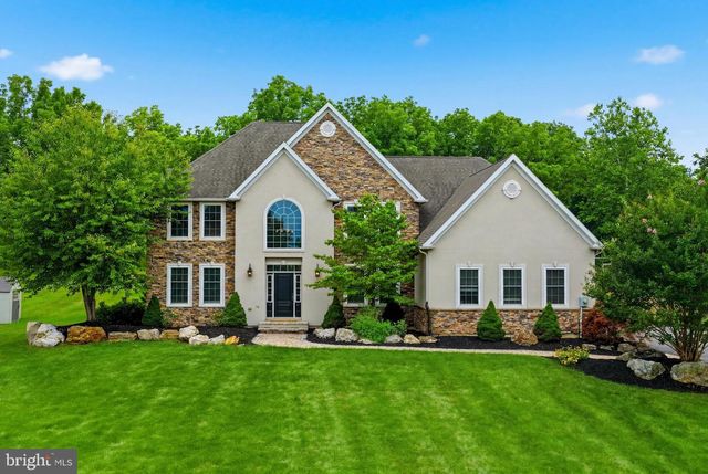55 ISLAND CT, Easton, PA 18042