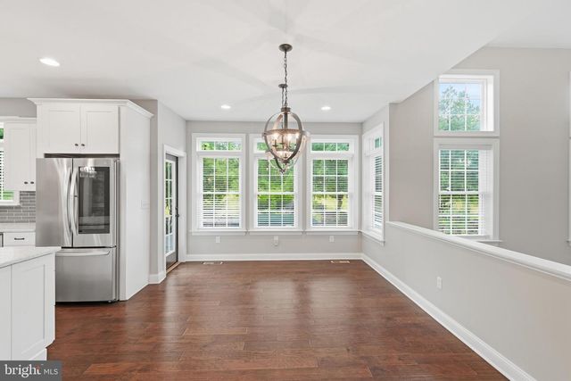 55 ISLAND CT, Easton, PA 18042