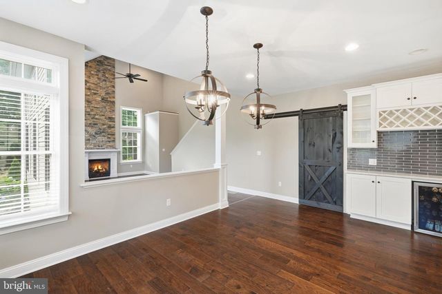 55 ISLAND CT, Easton, PA 18042