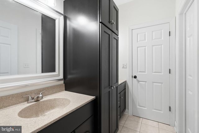 55 ISLAND CT, Easton, PA 18042