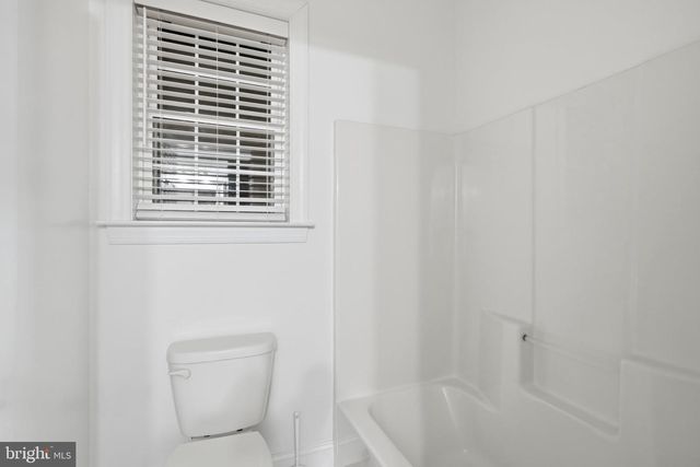 55 ISLAND CT, Easton, PA 18042