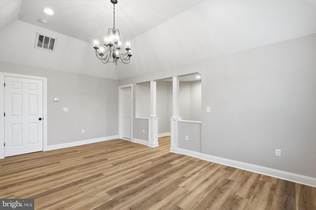 55 ISLAND CT, Easton, PA 18042