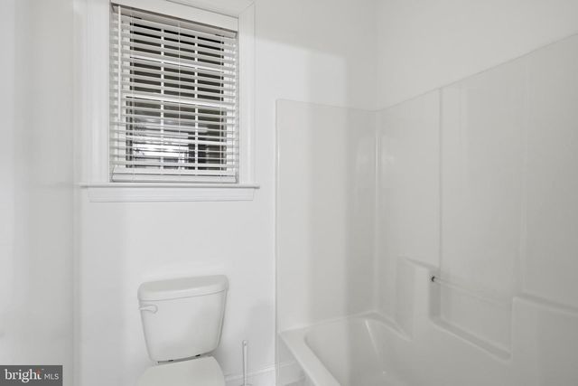 55 ISLAND CT, Easton, PA 18042