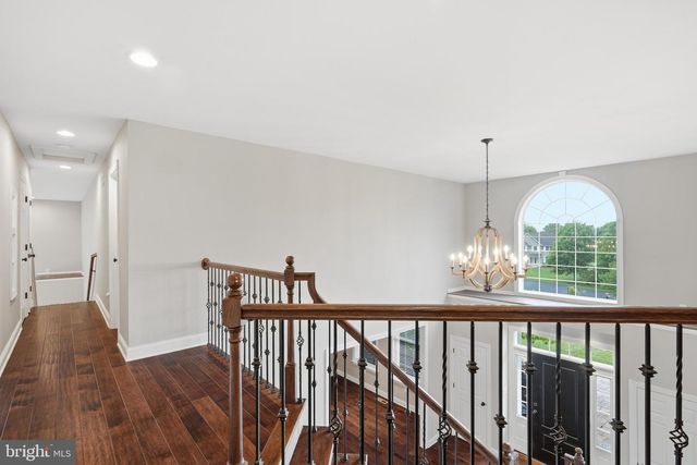 55 ISLAND CT, Easton, PA 18042