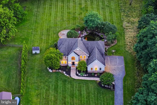55 ISLAND CT, Easton, PA 18042