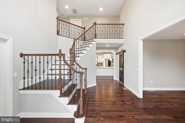 55 ISLAND CT, Easton, PA 18042