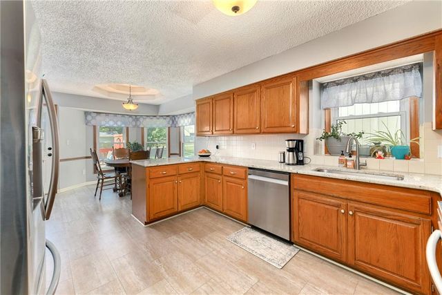 1204 NE Hunters Road, Blue Springs, MO 64014