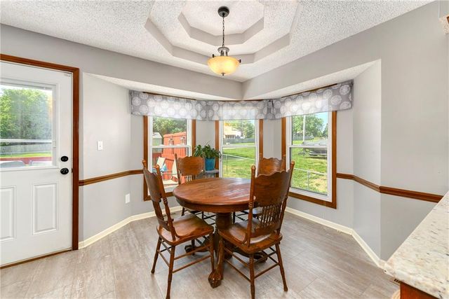 1204 NE Hunters Road, Blue Springs, MO 64014