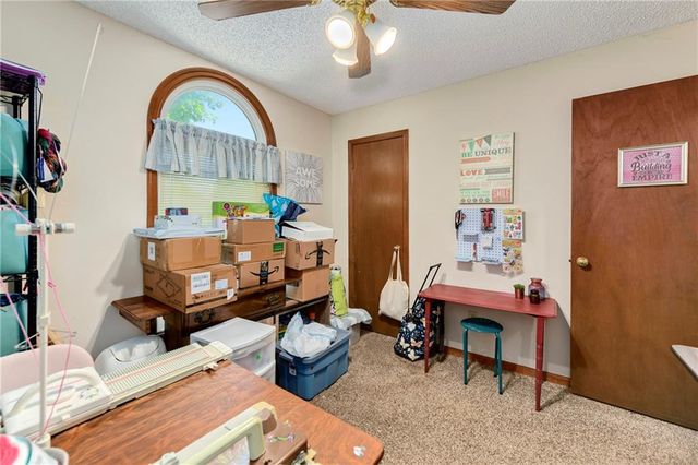 1204 NE Hunters Road, Blue Springs, MO 64014