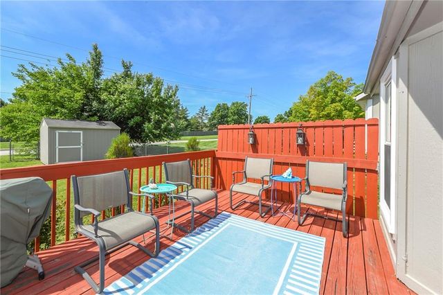 1204 NE Hunters Road, Blue Springs, MO 64014