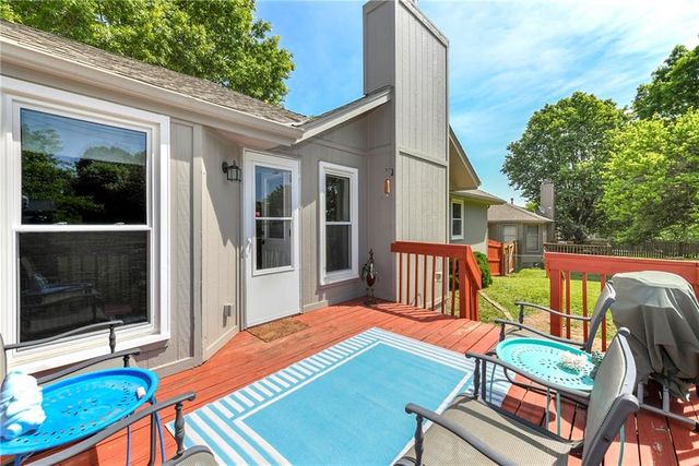 1204 NE Hunters Road, Blue Springs, MO 64014