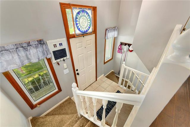 1204 NE Hunters Road, Blue Springs, MO 64014