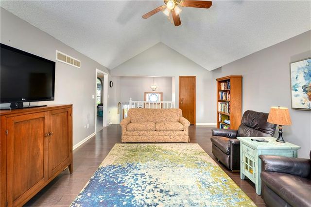 1204 NE Hunters Road, Blue Springs, MO 64014