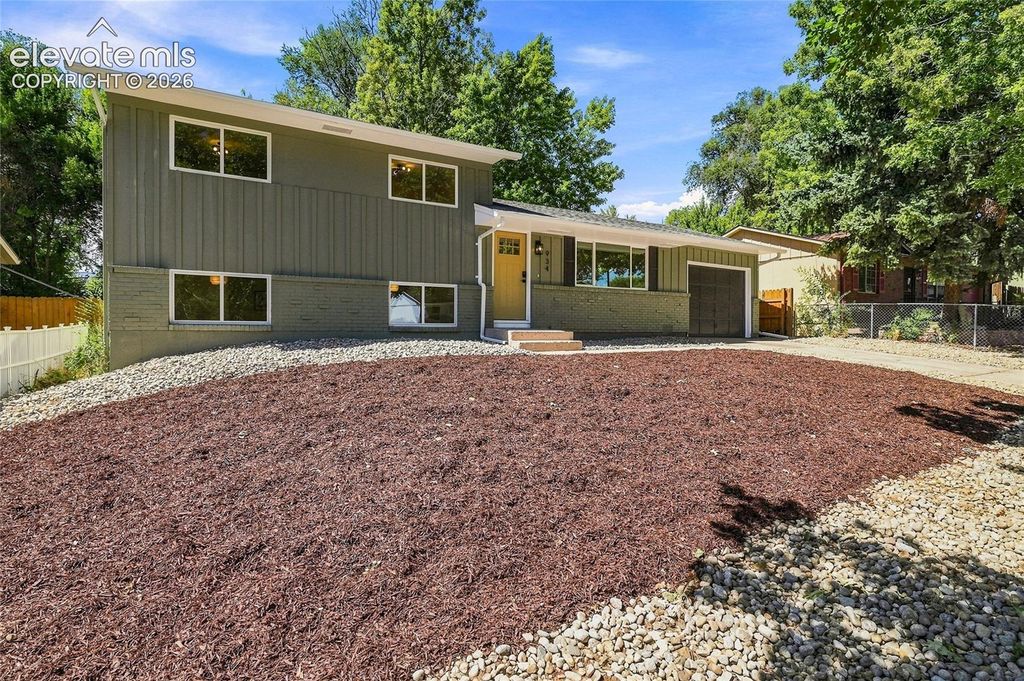 934 Bowser Drive, Colorado Springs, CO 80909 — exterior