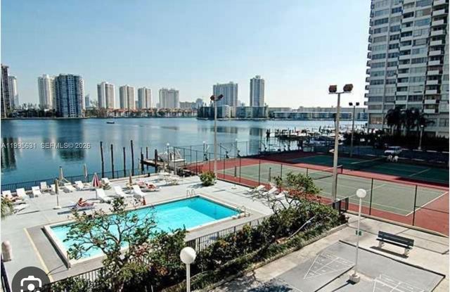 2750 NE 183rd St 2407, Aventura, FL 33160