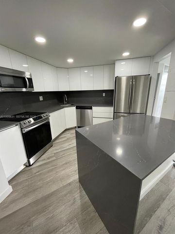 2750 NE 183rd St 2407, Aventura, FL 33160