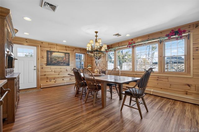 350 Pin Oak Lane, Westbury, NY 11590