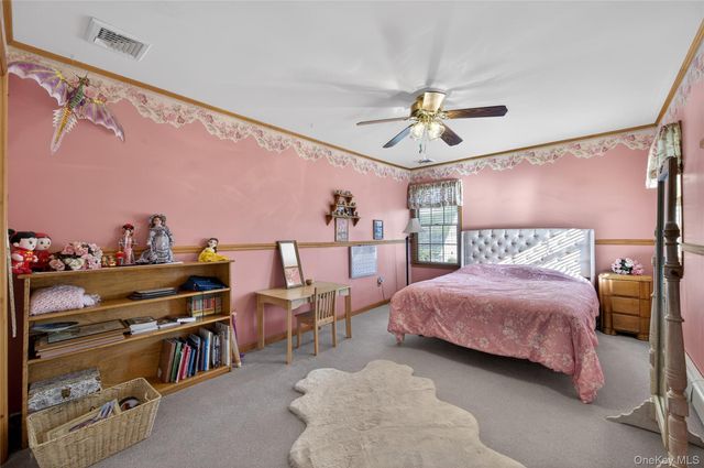 350 Pin Oak Lane, Westbury, NY 11590