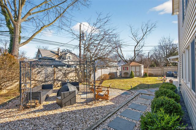 350 Pin Oak Lane, Westbury, NY 11590