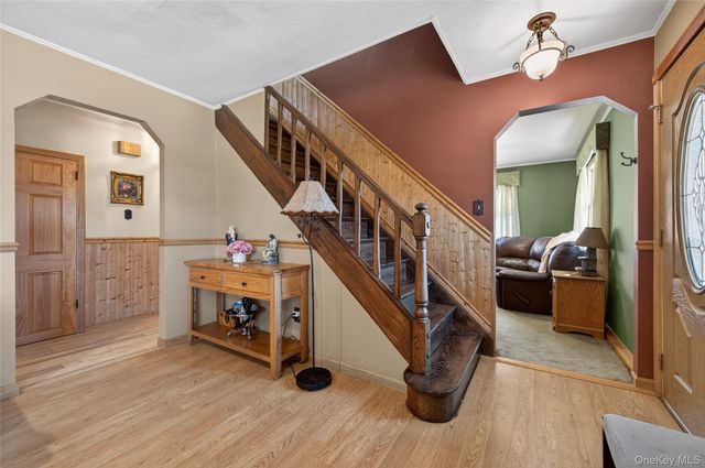 350 Pin Oak Lane, Westbury, NY 11590