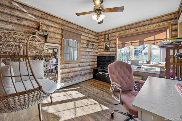 350 Pin Oak Lane, Westbury, NY 11590