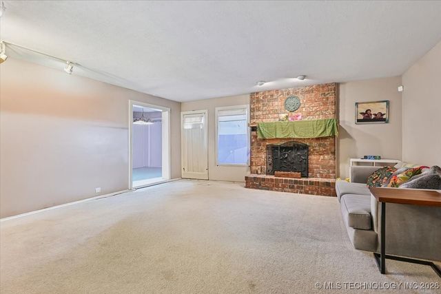 8229 S 74th East Avenue, Tulsa, OK 74133