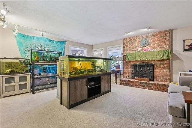 8229 S 74th East Avenue, Tulsa, OK 74133