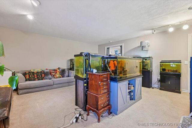 8229 S 74th East Avenue, Tulsa, OK 74133