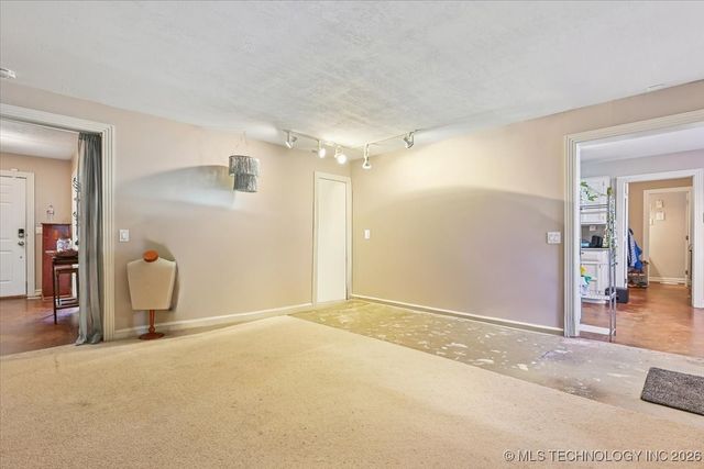 8229 S 74th East Avenue, Tulsa, OK 74133