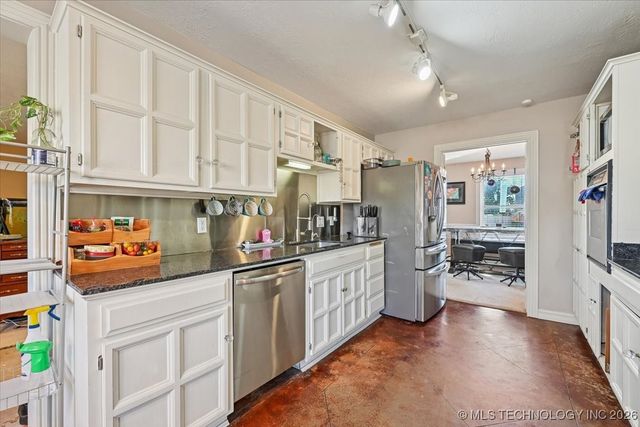 8229 S 74th East Avenue, Tulsa, OK 74133