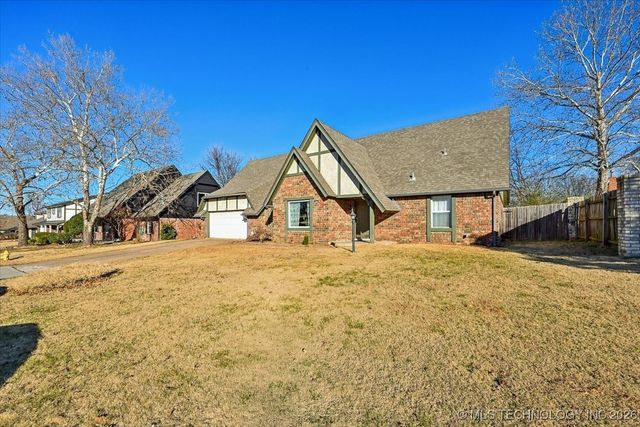 8229 S 74th East Avenue, Tulsa, OK 74133