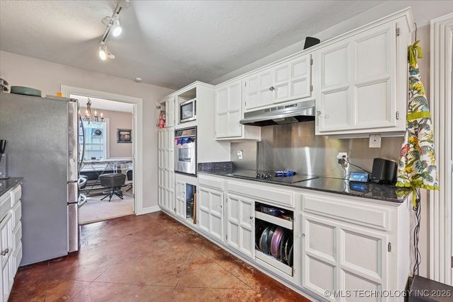 8229 S 74th East Avenue, Tulsa, OK 74133