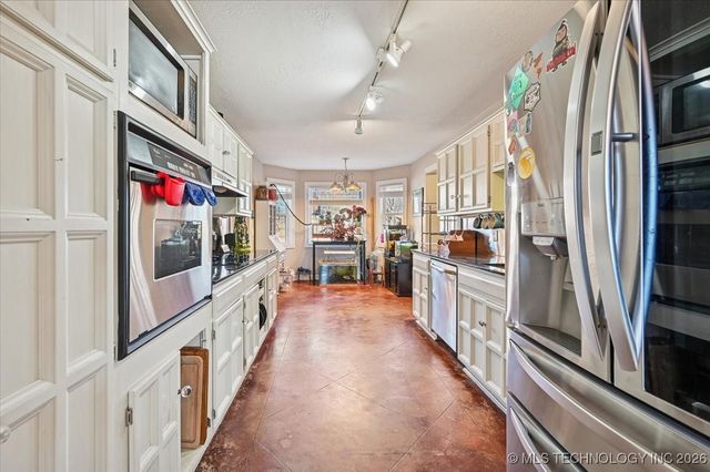 8229 S 74th East Avenue, Tulsa, OK 74133