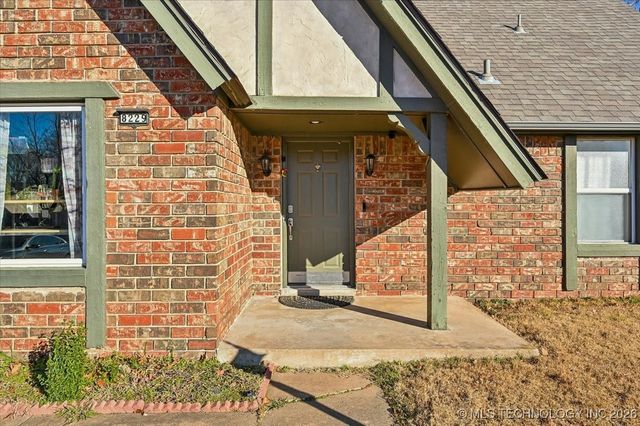 8229 S 74th East Avenue, Tulsa, OK 74133